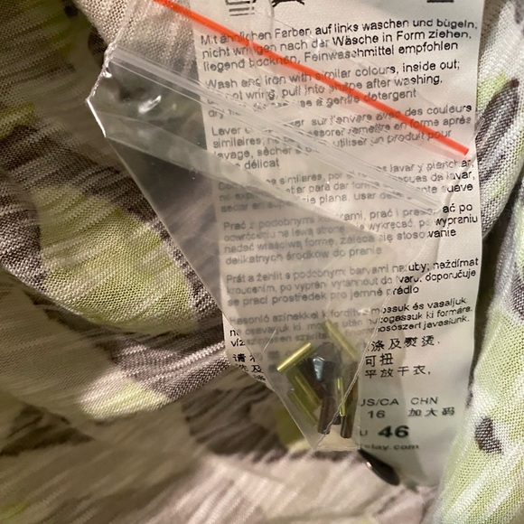 BETTY BARCLAY Elements Geometric Patterned Blouse w/ Beaded Neckline NWT Size 16 - Picture 5 of 8